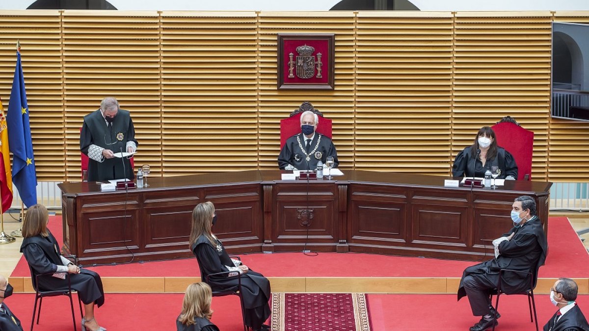 El fiscal superior, en su intervención en la apertura del año judicial en Castilla y León presidida por José Luis Concepción. SANTI OTERO