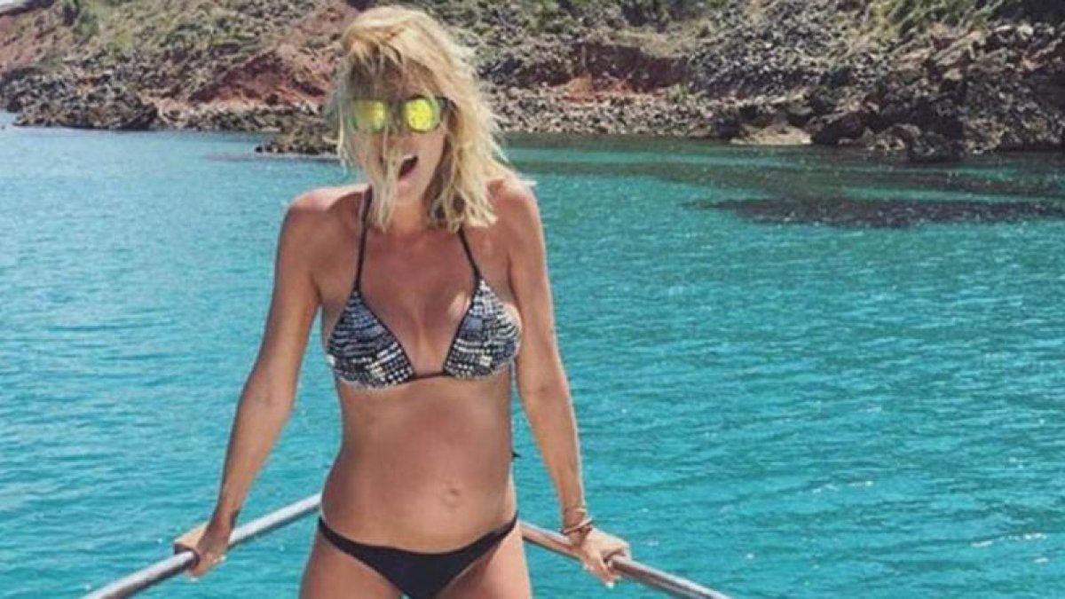 Amaia Salamanca luce embarazo en la cubierta de un yate.-INSTAGRAM