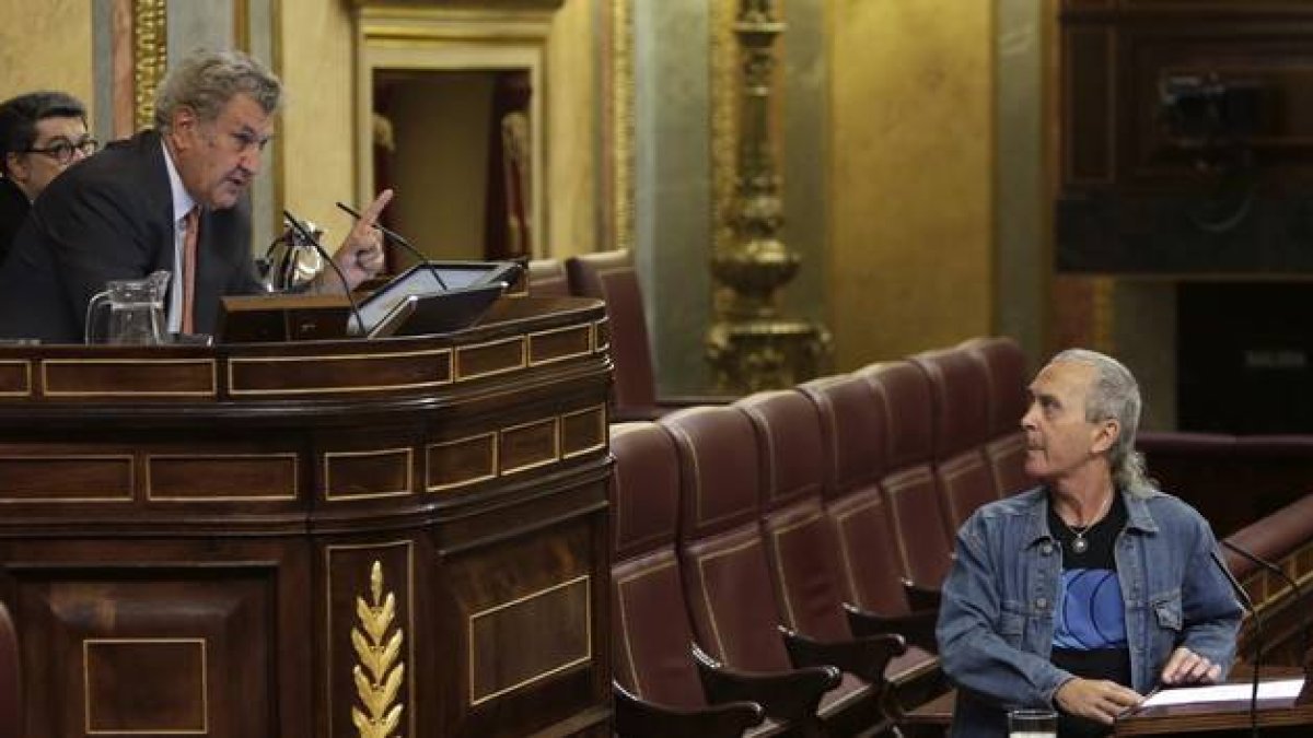 El presidente del Congreso, Jesús Posada , ha expulsado de la tribuna de oradores del Congreso al diputado de Amaiur Sabino Cuadra, este jueves.-EFE / ZIPI