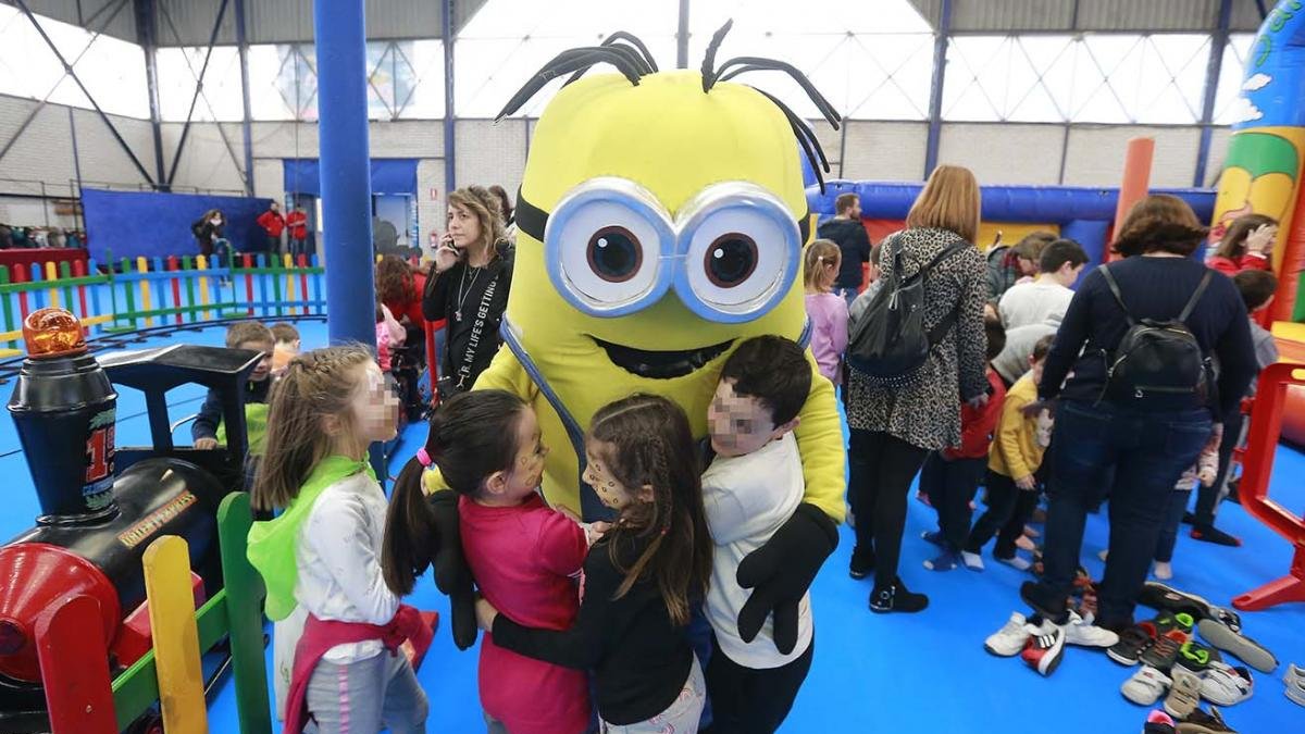 El Parque Infantil de Navidad (PIN) en Mariano Gaspar recibió ayer a sus primeros visitantes.-RAÚL G. OCHOA