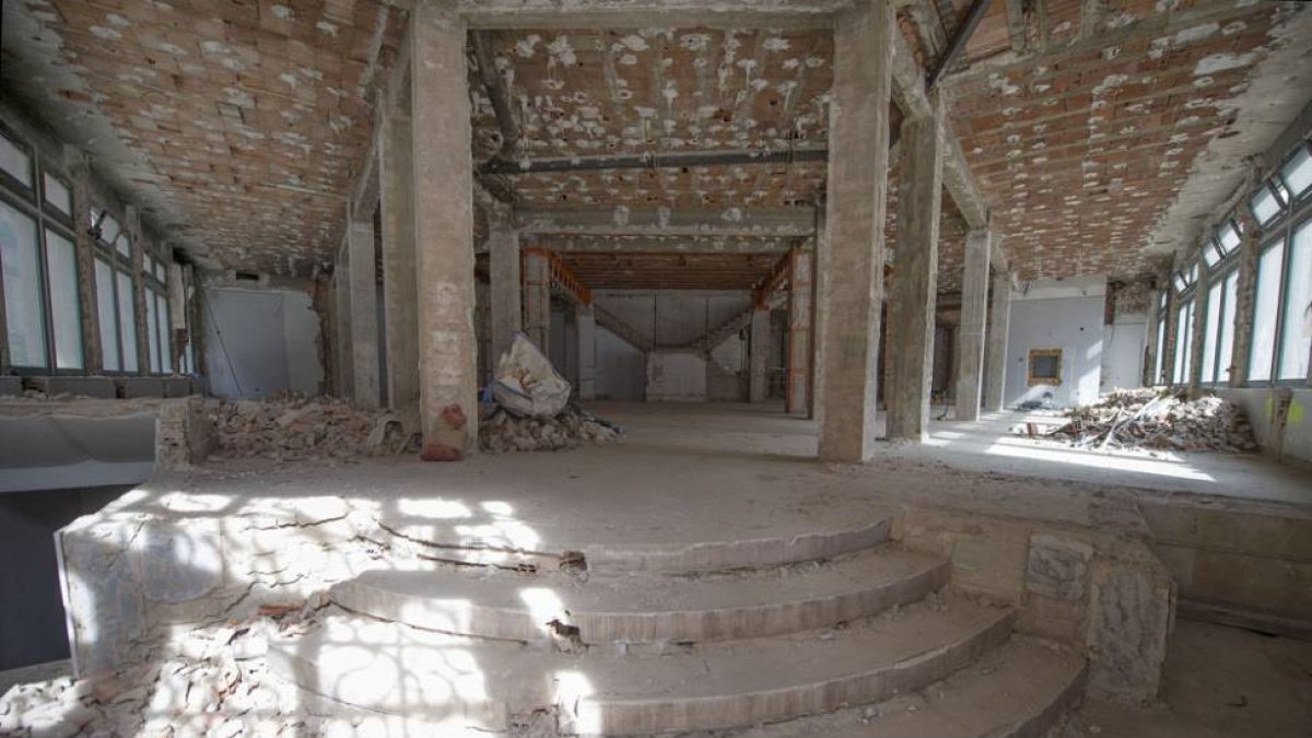 Interior de la obra en el edificio en el que se abrirá Mango.-ISRAEL L. MURILLO