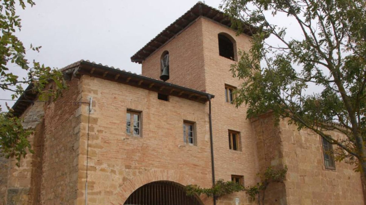 La iglesia de Barrio de Díaz Ruiz rezuma historia y señorío.-G.G.