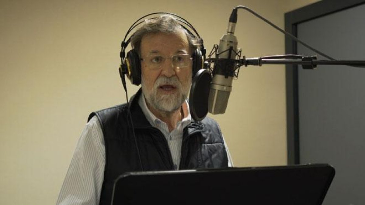 Así grabó Mariano Rajoy el audiolibro de ’Una España mejor’.-