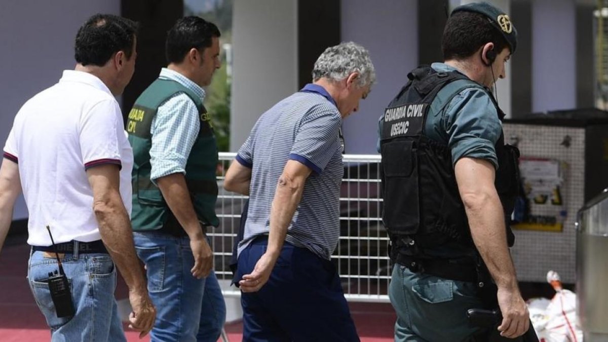 Ángel Villar, detenido por la Guardia Civil, el martes.-PIERRE-PHILIPPE MARCOU