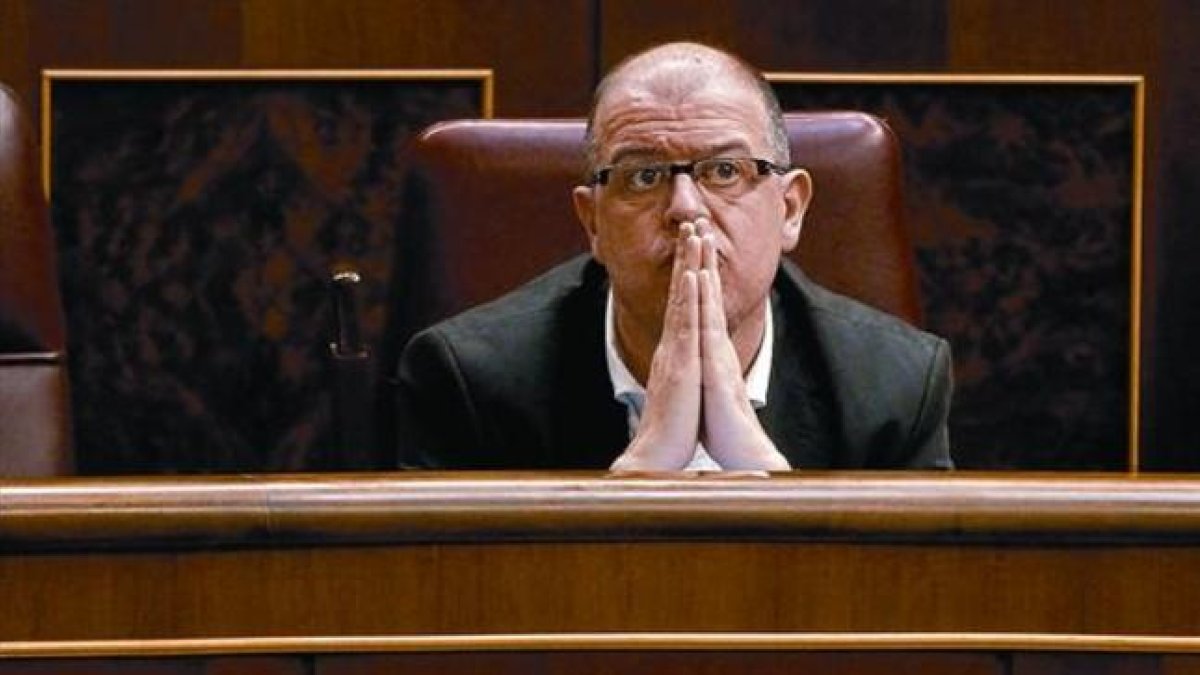 El diputado socialista José Zaragoza, en su escaño en el Congreso el pasado mes de febrero.-JOSÉ LUIS ROCA