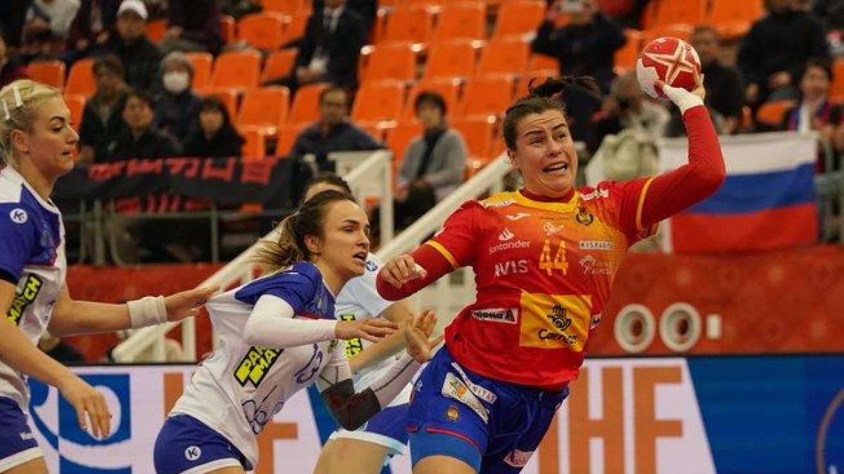 Ainhoa Hernández, durante el partido que España perdió ante Rusia.-EFE / EPA / HIROSHI YAMAMURA