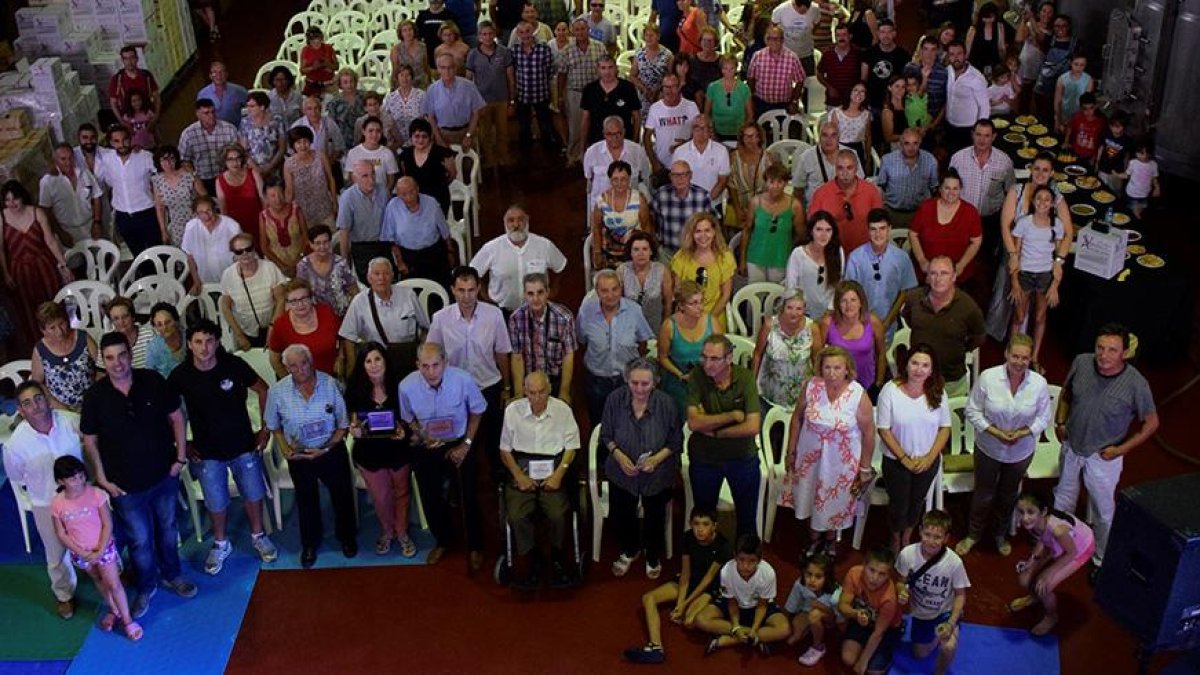 La bodega celebró su 61 cumpleaños con brindis y homenajes, rodeada de amigos y familiares de los asociados-ECB