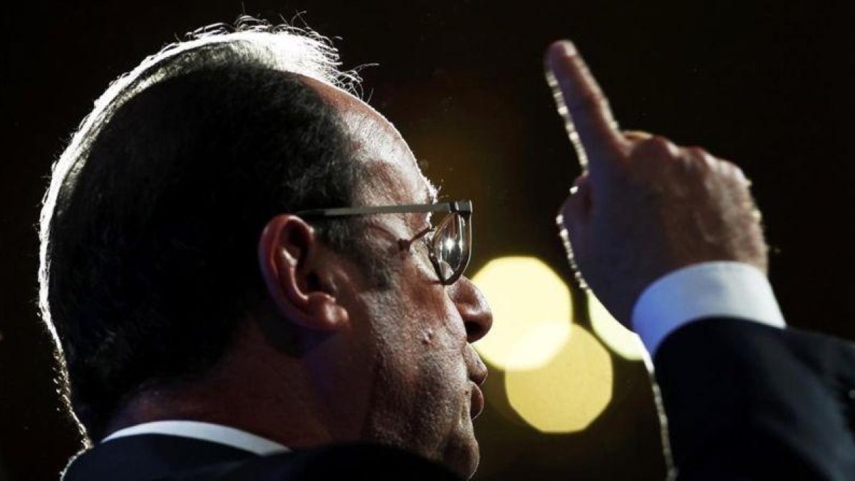 -REUTERS / CHRISTOPHE ENA POOL
