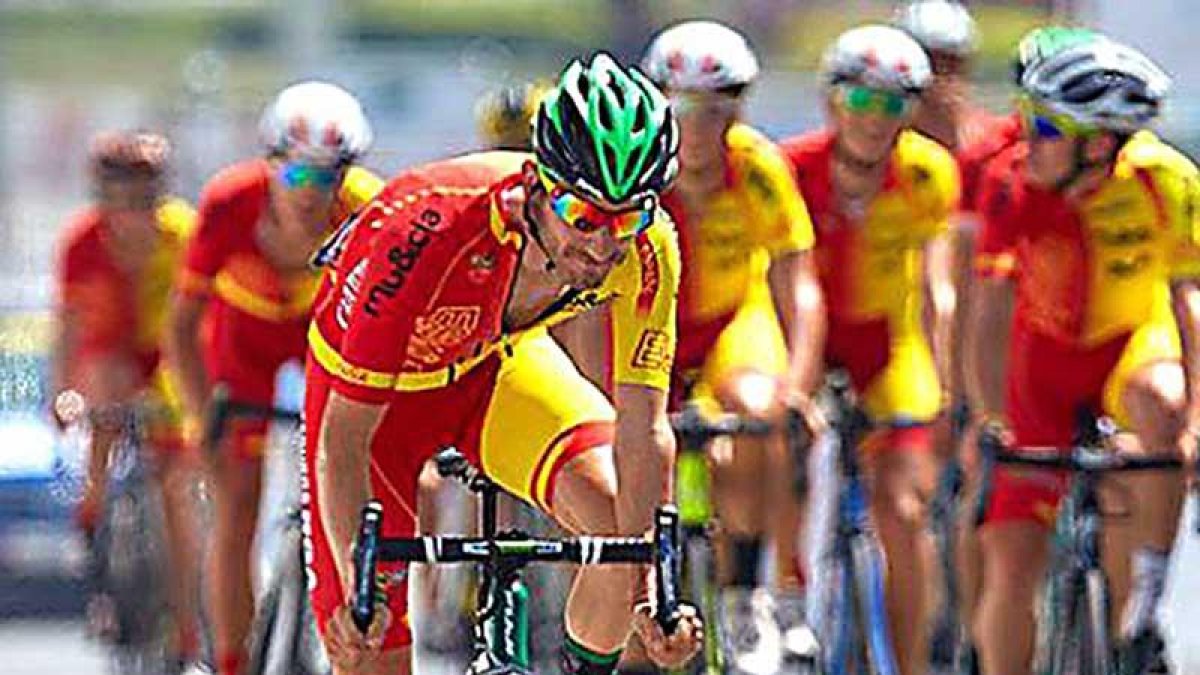 Barbero, con el maillot de España en un entrenamiento en Doha, en 2016.-RFEC