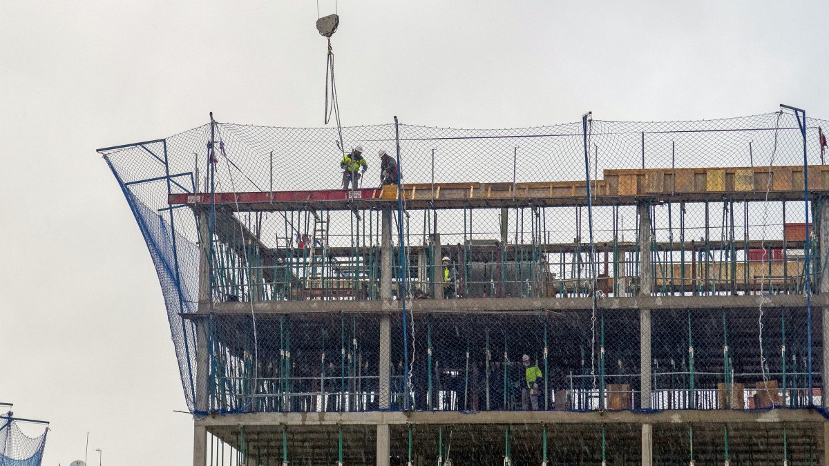 Imagen de trabajadores en una obra. TOMÁS ALONSO.