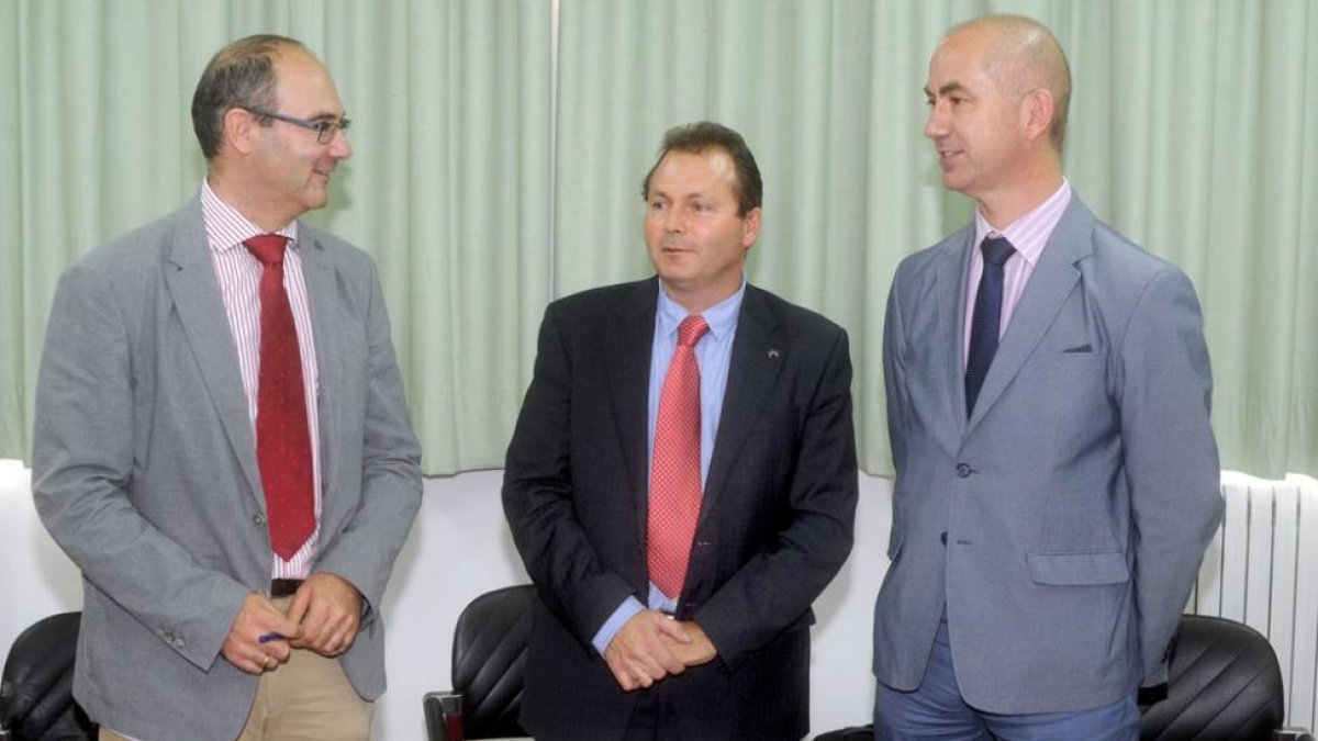 José María Cámara, Miguel Ángel Iglesias y José Miguel García, ayer, antes de la rueda de prensa.-ISRAEL L. MURILLO