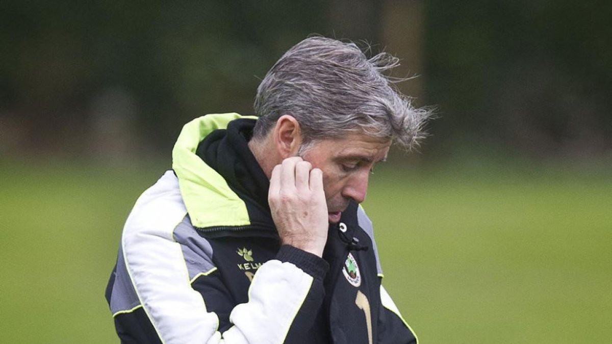 PacoFernández en su etapa como técnico del Racing.-