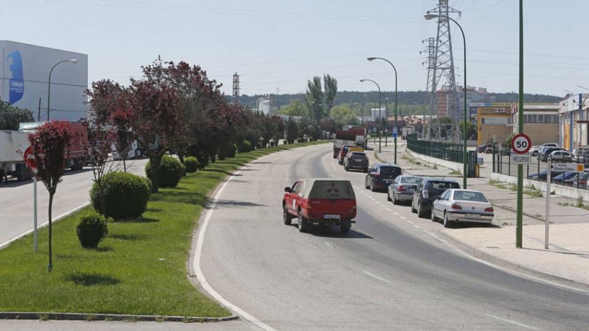 Vista actual de parte de la avenida Alcalde Martín Cobos.-RAÚL G. OCHOA