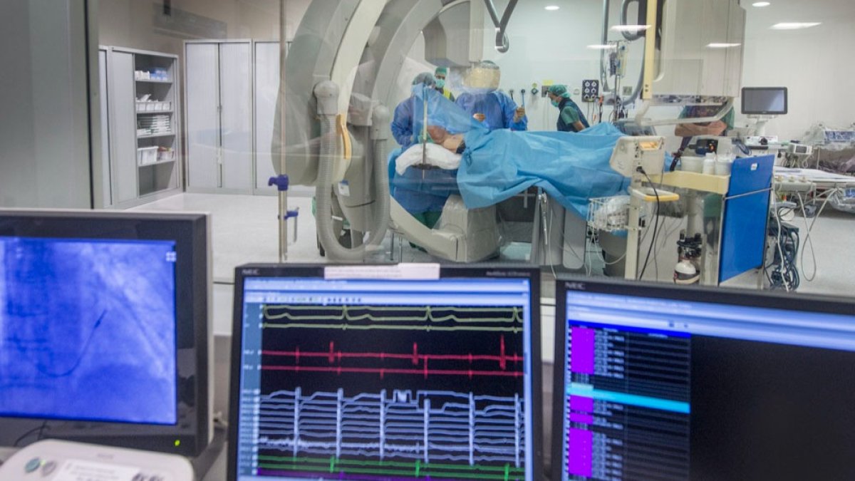 Imagen de archivo del interior de un quirófano durante una intervención.