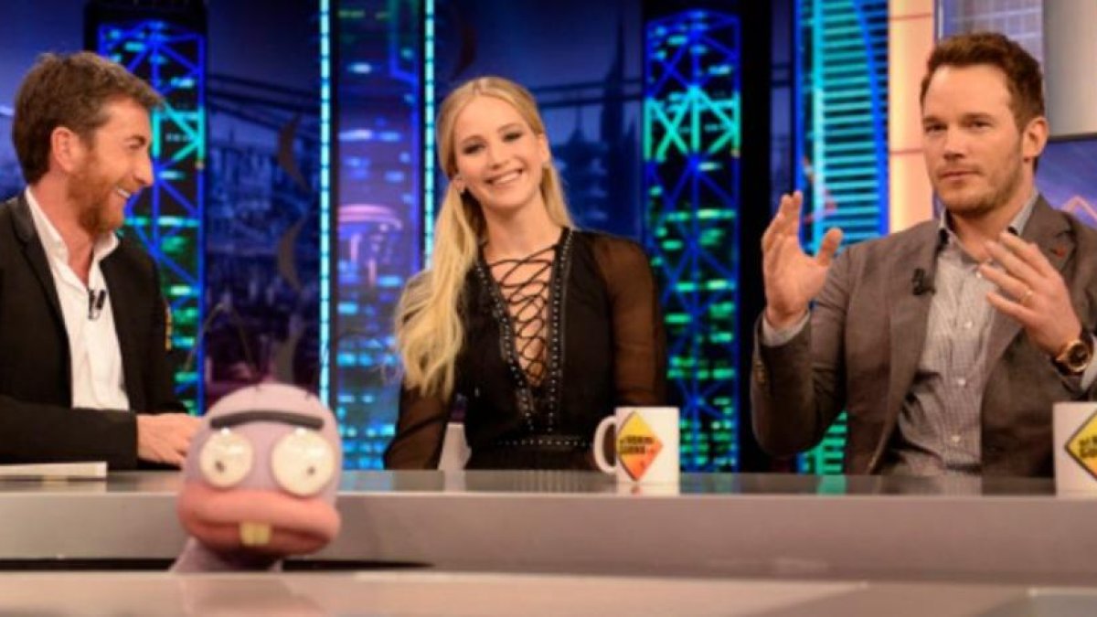 Jennifer Lawrence, entre Pablo Motos y Chris Pratt, el jueves, en un momento de 'El hormiguero'.-ATRESMEDIA