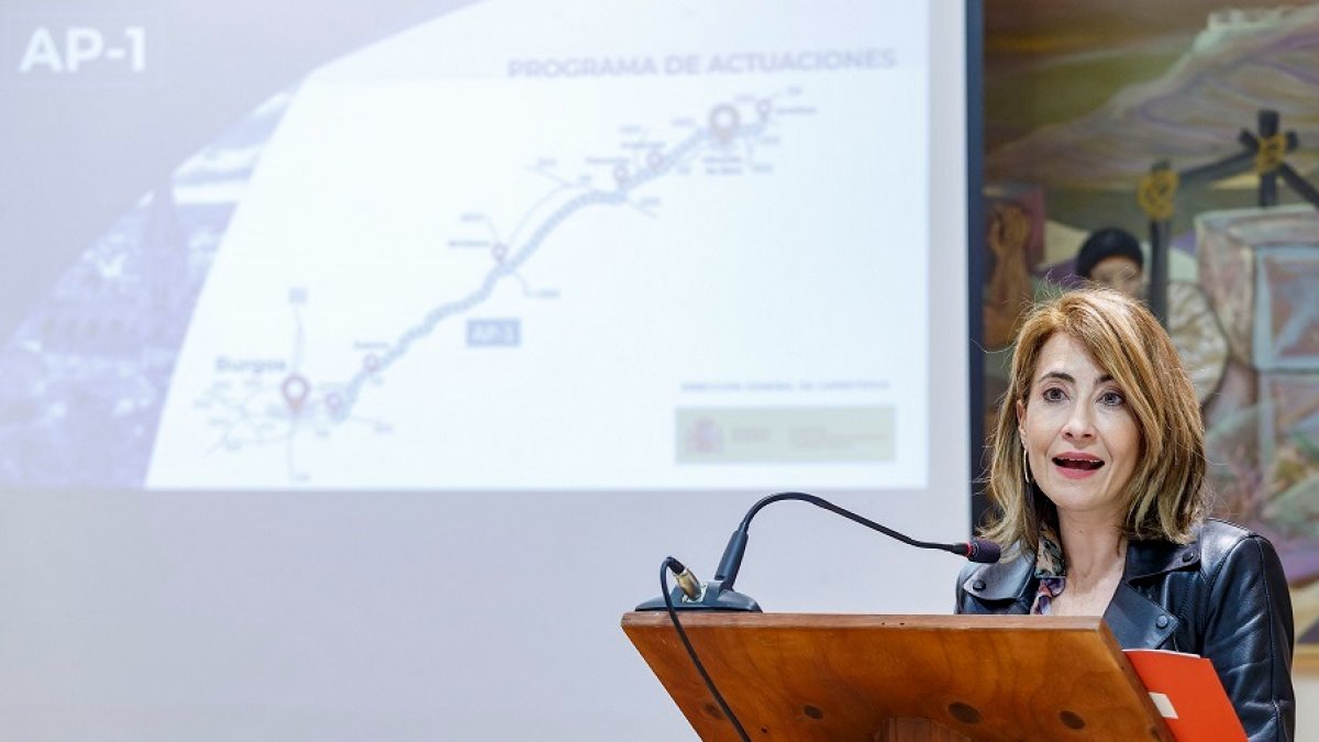 La ministra de Transportes, Raquel Sánchez, en Briviesca, presentando el programa de actuaciones de la AP-1. SANTI OTERO