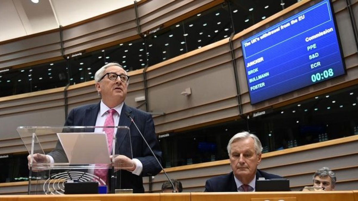 Jean-Claude Juncker en el Parlamento Europeo.-AFP / EMMANUEL DUNAND