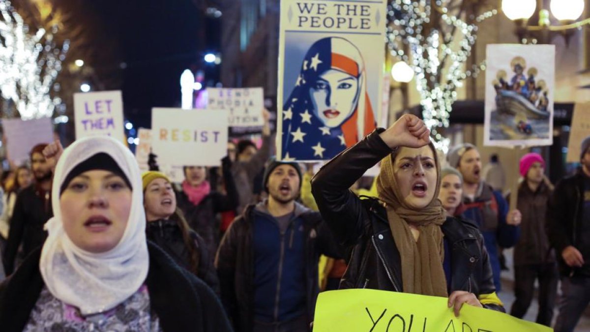 Manifestación en Seattle (EEUU) contra el veto de Trump a los musulmanes.-REUTERS / DAVID RYDER