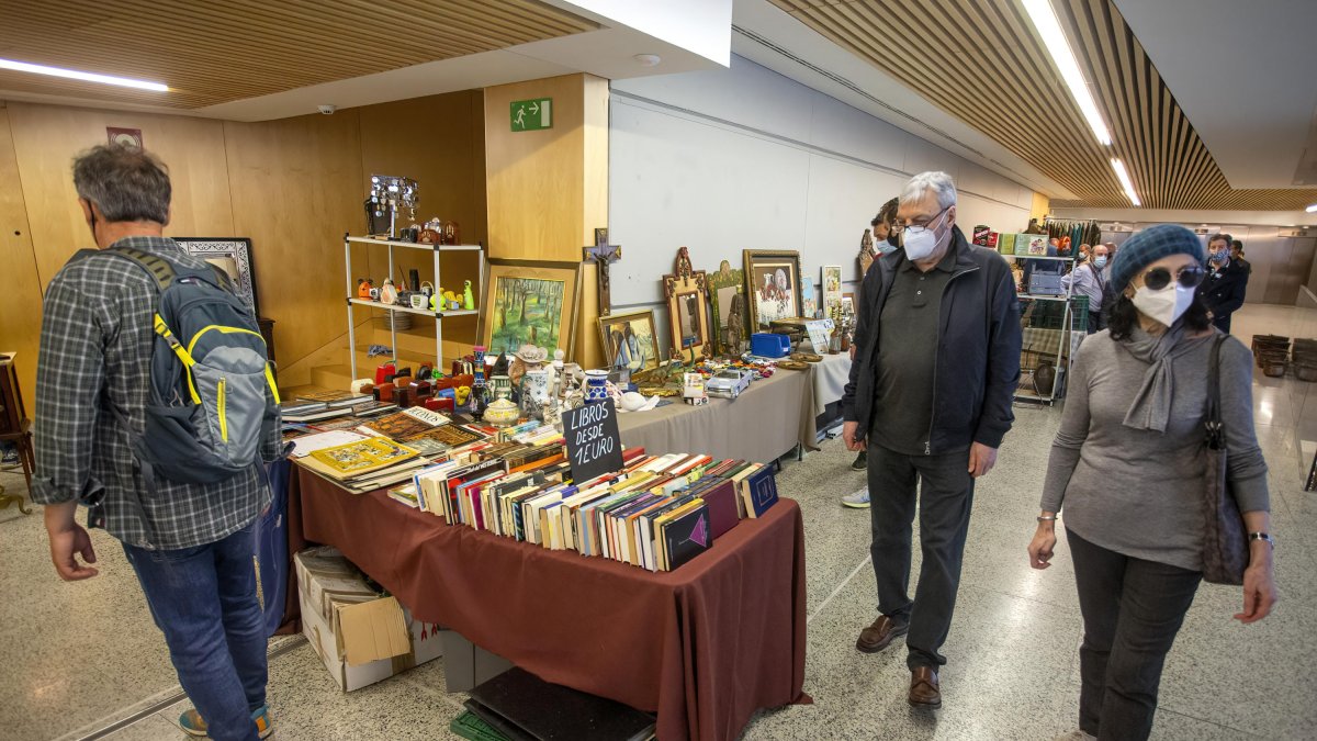 Imagen de la Feria de Antigüedades celebrada el pasado mes de mayo. SANTI OTERO.