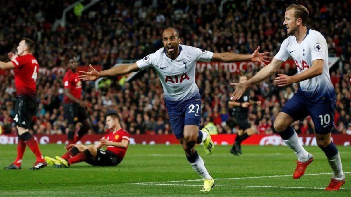 Lucas Moura, del tottenham, celebra un gol al United junto a Harry Kane.-ANDREW YATES