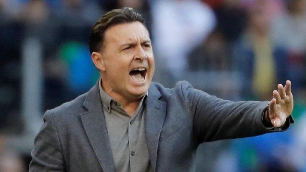 Cristóbal Parralo ha dejado de ser técnico del Deportivo.-EFE / JUAN CARLOS HIDALGO