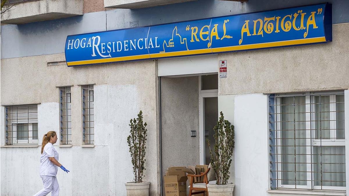 Imagen de la fachada de la residencia Real y Antigua.-SANTI OTERO