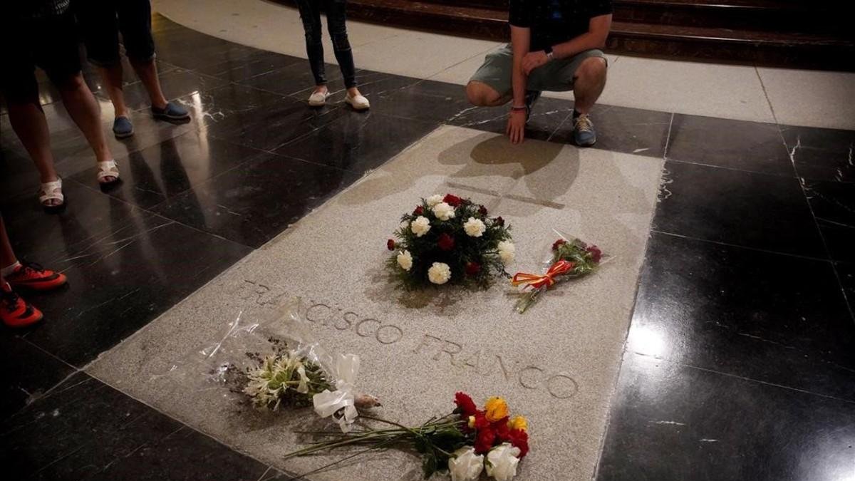 La tumab de Franco en el Valle de los Caídos. /-JOSE LUIS ROCA