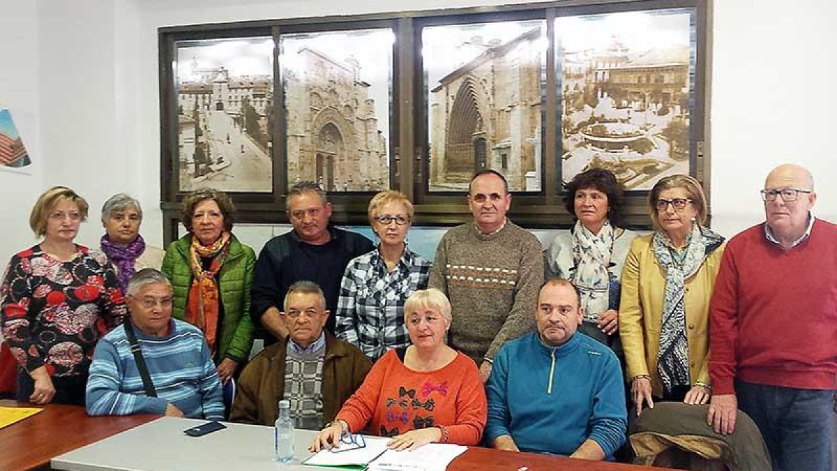 Los representantes de las asociaciones vecinales buscan ahora el respaldo de toda la comarca.-L.V.