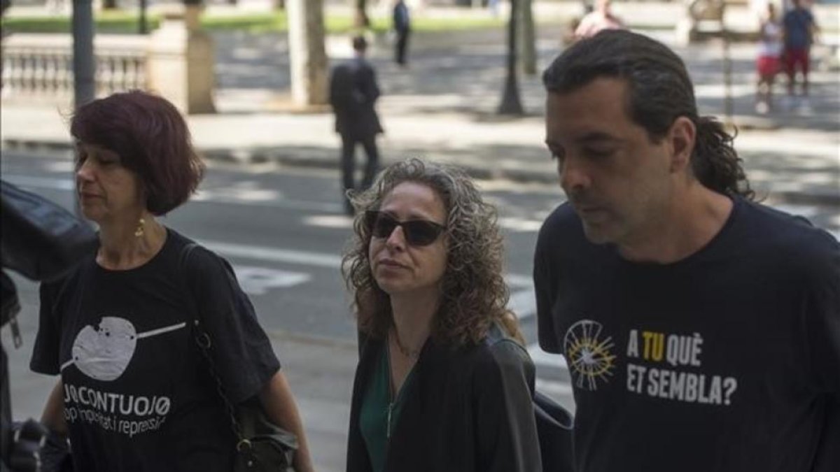 Ester Quintana llega a la Audiencia de Barcelona para conocer la sentencia.-JORDI COTRINA
