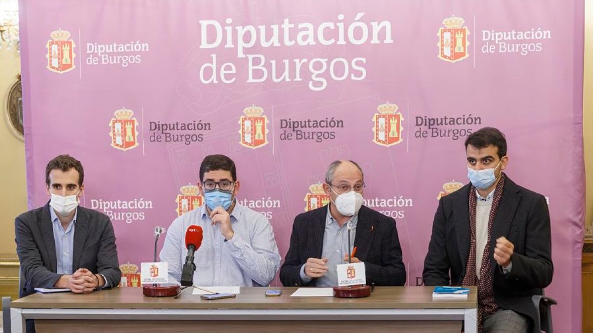 Juan Martínez, Álvaro Eguiluz, Eduardo Munguía y David Leal hablan de Belorado y el Proyecto Arraigo. SANTI OTERO
