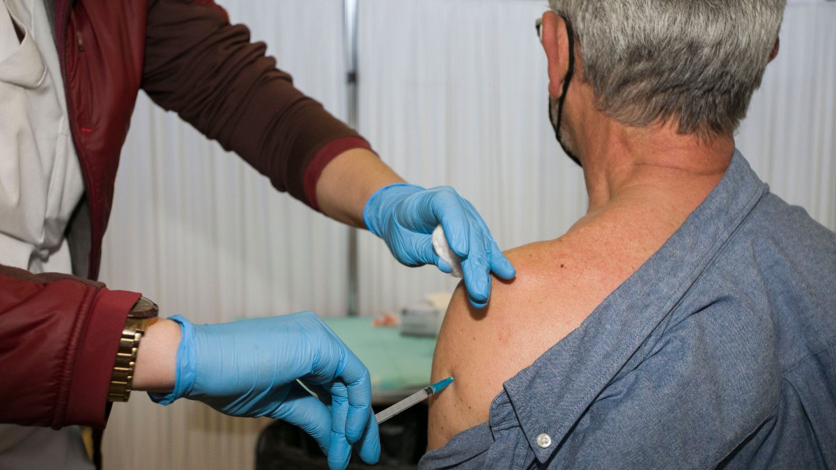 El Colegio de Médicos anima a la vacunación. TOMÁS ALONSO