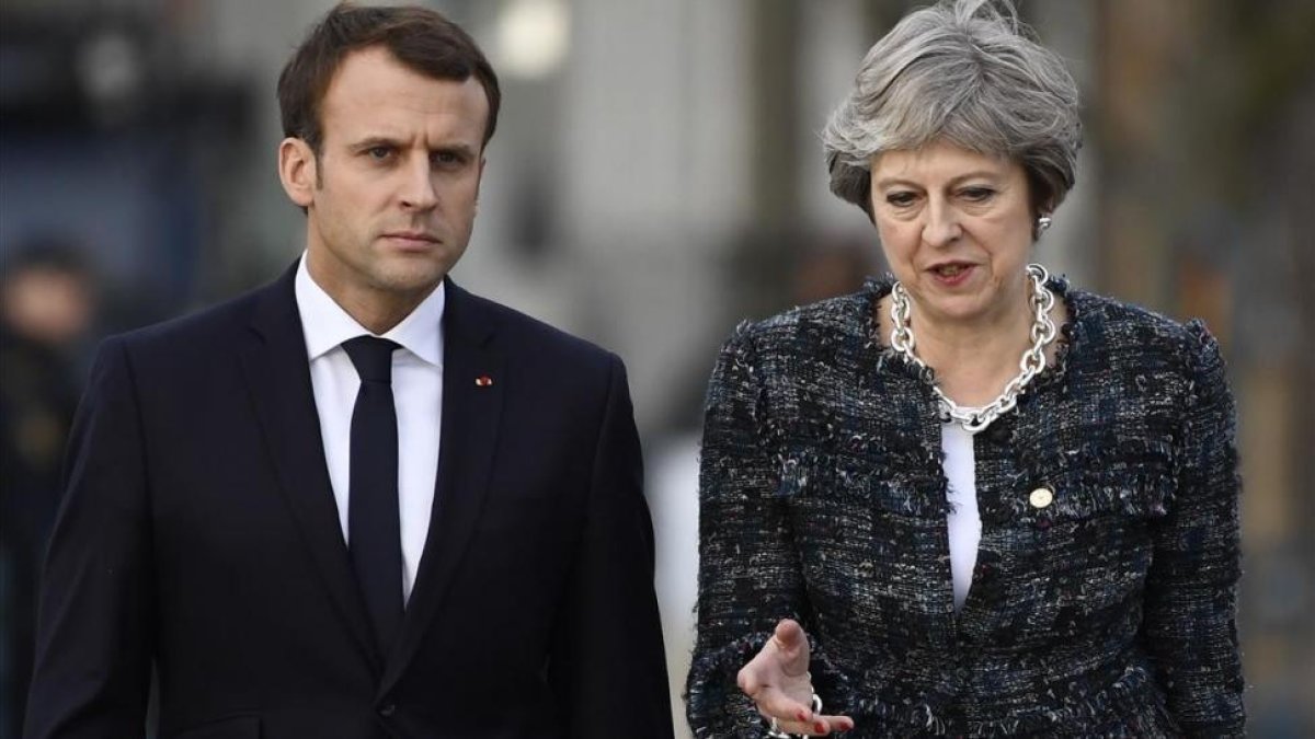 Macron y May, en una cumbre en Göteborg (Suecia), el pasado noviembre.-AFP / JONATHAN NACKSTRAND