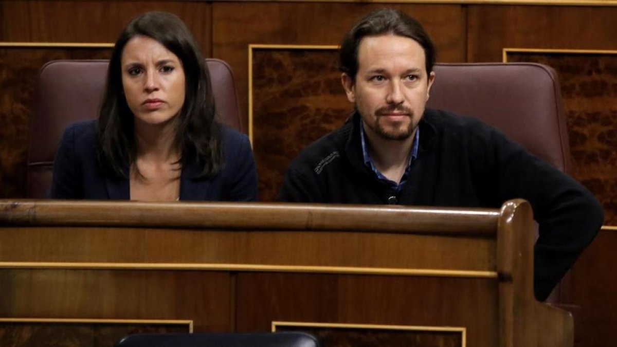 Irene Montero y Pablo Iglesias, en el Congreso.-/ JOSÉ LUIS ROCA