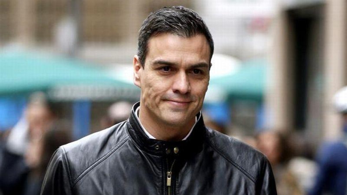 El secretario general del PSOE, Pedro Sánchez, durante su visita a la sede de la Confederación Española de la Economía Social (Cepes).-EFE
