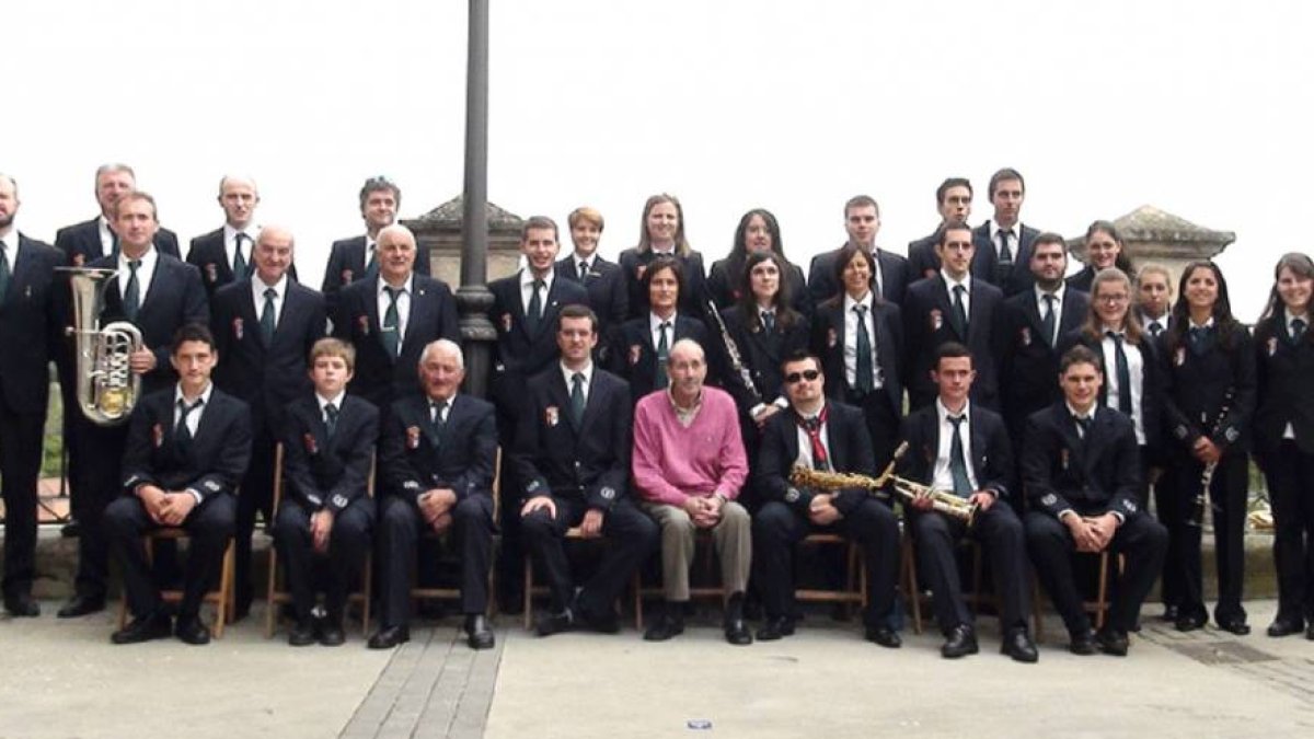 La Banda Municipal de Música ‘Carmelo Alonso Bernaola’ conjuga veteranía y juventud a partes iguales.-F.B.B.