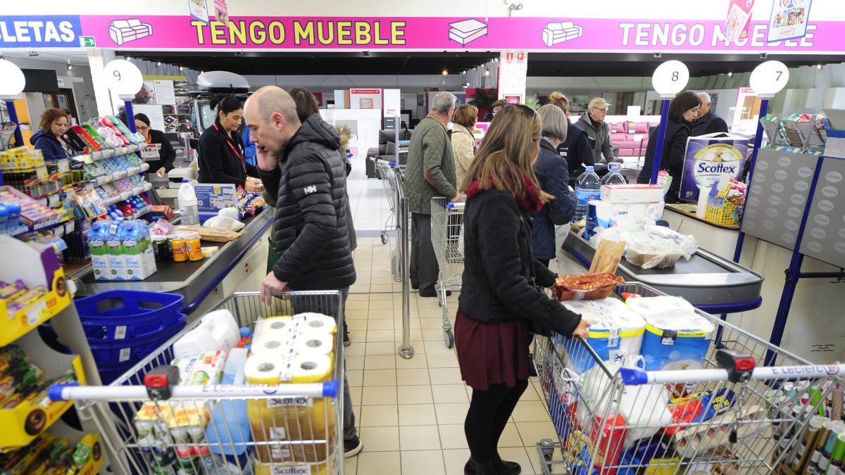 Imagen de un supermercado en Miranda. ISRAEL L. MURILLO