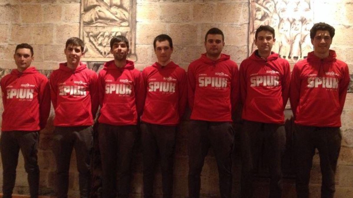 Los integrantes del Burgops BH posan en el hotel de concentración.-