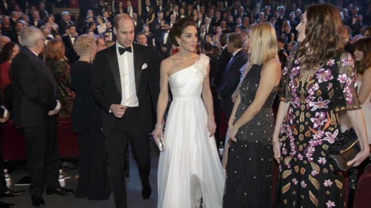 Los duques de Cambridge, a su llegada a los Premios Bafta.-AP / TIM IRELAND