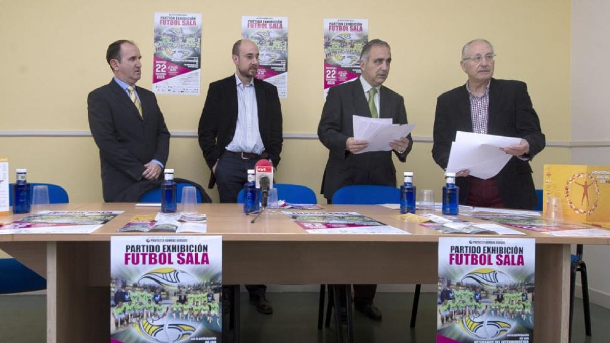 El partido de exhibición de fútbol sala fue presentado ayer en la sede de Proyecto Hombre Burgos-Israel L. Murillo
