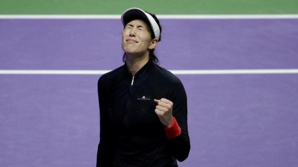 Garbiñe Muguruza celebra su triunfo sobre Jelena Ostapenko.-REUTERS / JEREMY LEE