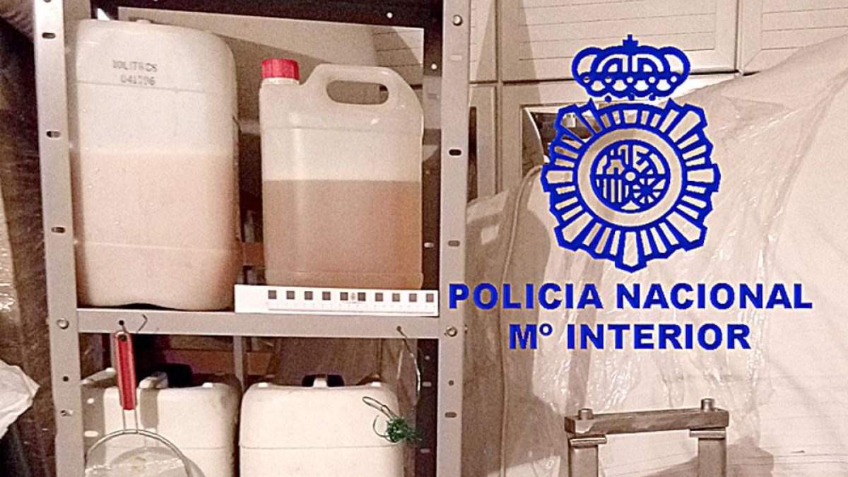Productos químicos y herramientas para la manipulación de la droga.-ECB