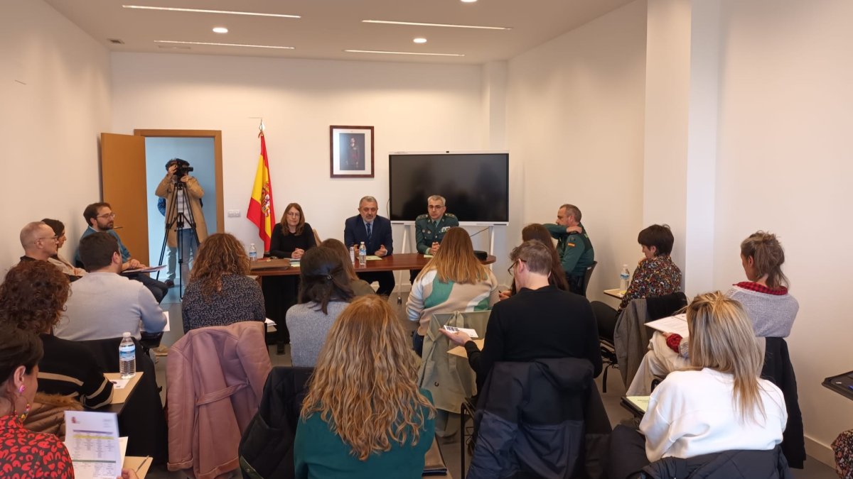 El subdelegado del Gobierno ha participado hoy en una reunión del Plan Rural contra la Violencia de Género en Castilla y León
