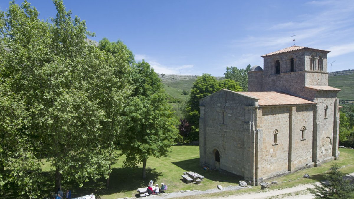 Imagen del entorno de la ermita de Monasterio de Rodilla. ISRAEL L. MURILLO