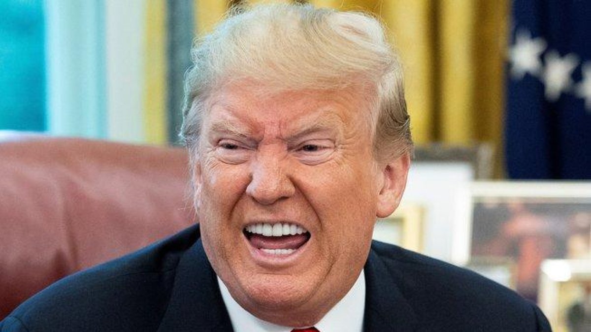 Trump tilda de ridículo el juicio político iniciado por Nancy Pelosi.-EFE