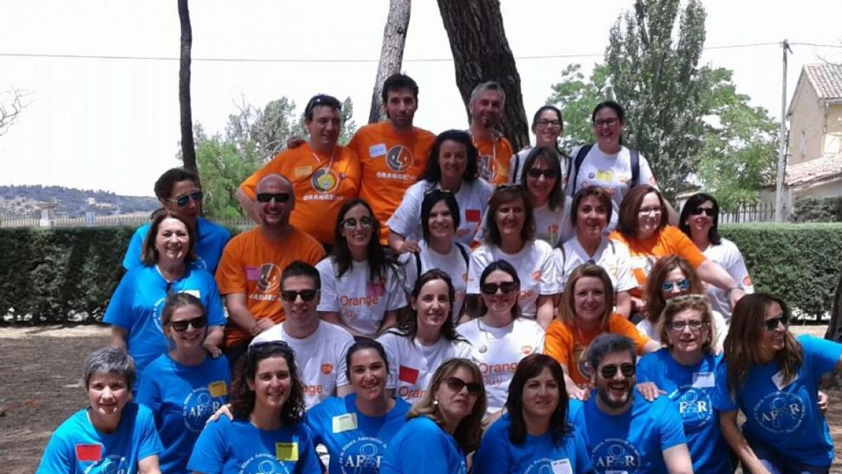 Los voluntarios y miembros de la asociación compartieron actividades.-ECB