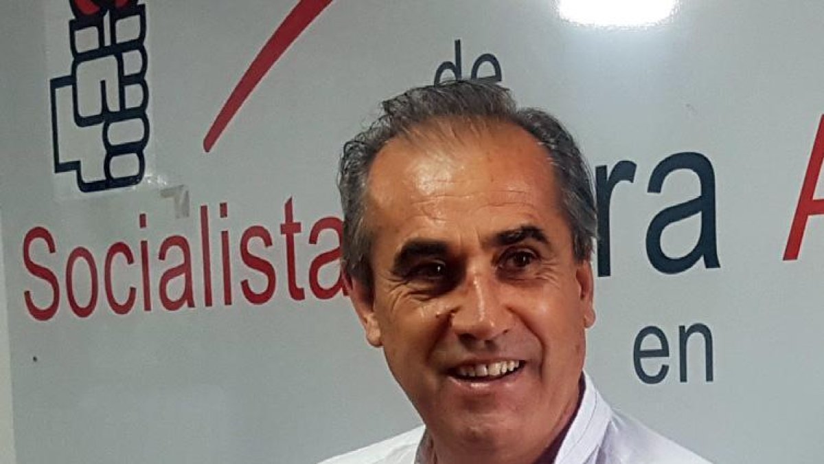 El procurador socialista Luis Briones.