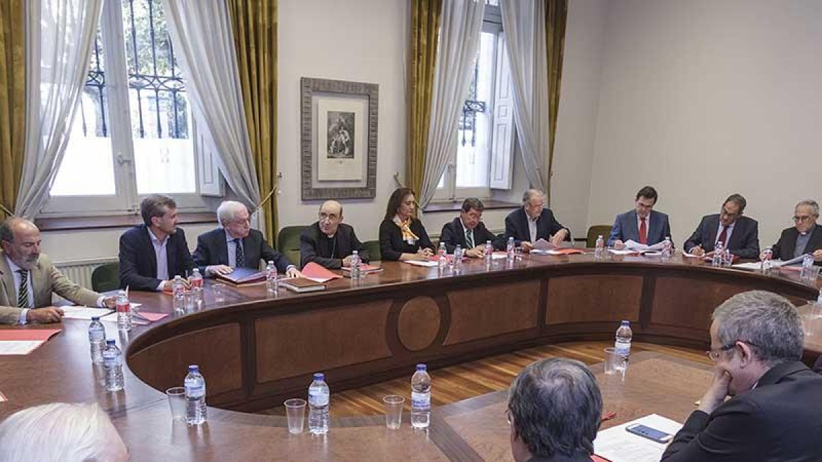 Imagen de la reunión celebrada ayer.-SANTI OTERO