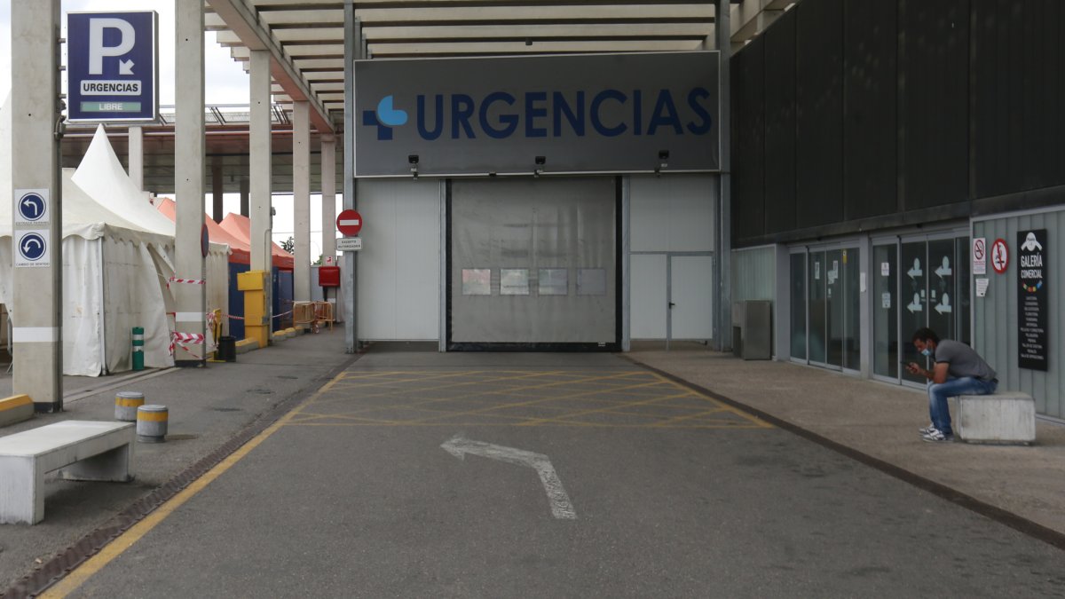 Imagen del acceso de Urgencias del HUBU. RAÚL G. OCHOA