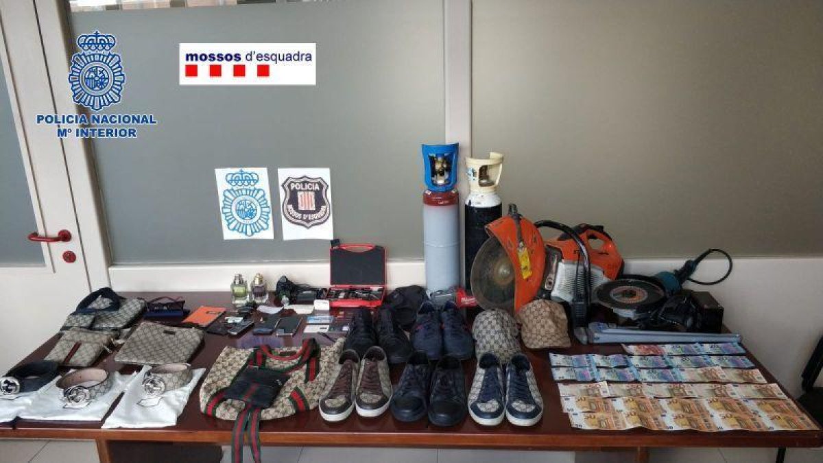 Material incautado en la operación.-POLICÍA NACIONAL