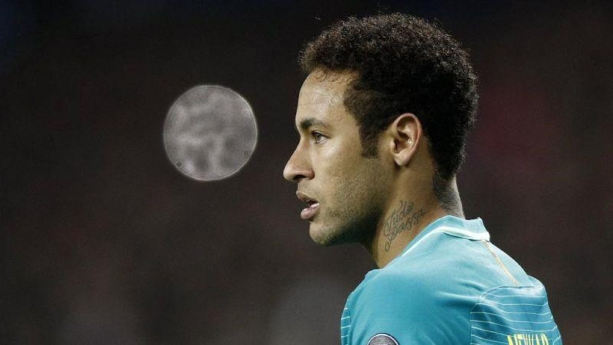 Neymar, durante el partido del Barça contra el PSG en el Parque de los Príncipes.-EFE / YOAN VALAT